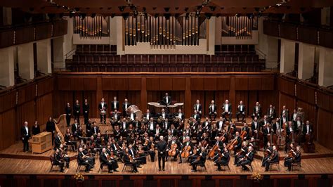 what does major mean in music? The symphony orchestra is like a grand ensemble of instruments playing together in harmony.